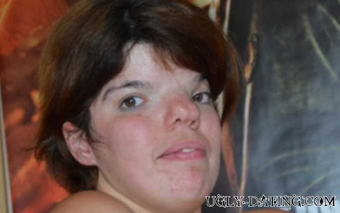 Entstelltes Gesicht Ich habe ein sehr entstelltes Gesicht, aber ich lasse mich ficken.