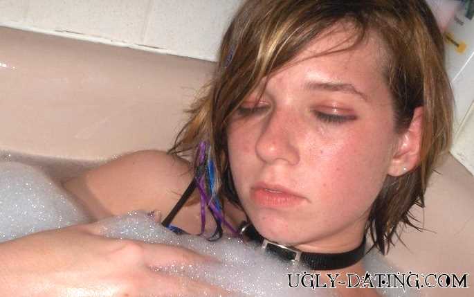 Unansehnliches Mädchen Unansehnliches Mädchen sucht Sexpartner.
