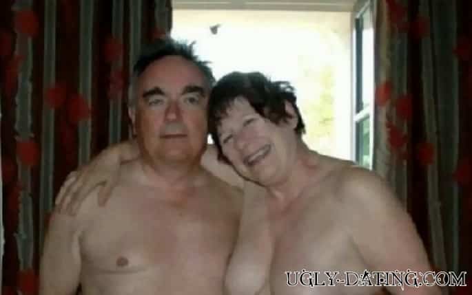 Unattraktives Paar Unattraktives Paar aus Berlin sucht Sexpartner.